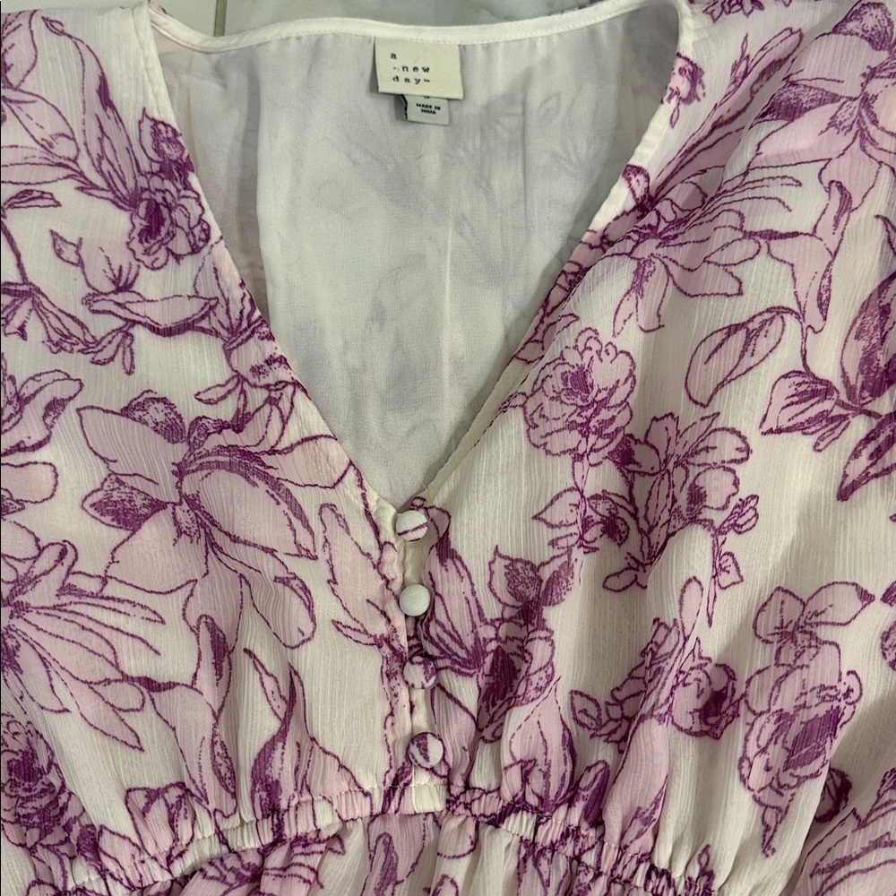 Floral V-Neck Mini Dress in Lavender and White - Picture 6 of 7